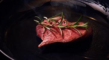 9 kroků, díky kterým připravíte dokonalý steak doma na pánvi